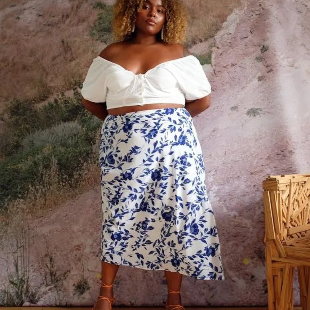 Wray Midi Slit Skirt in Pottery Floral blue floral size large